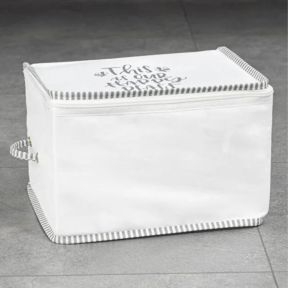 Бял органайзер с надпис, 30x22x20 см. Бял органайзер с надпис, 30x22x20 см.